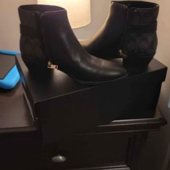 Coach boots - Picture 2 of 2